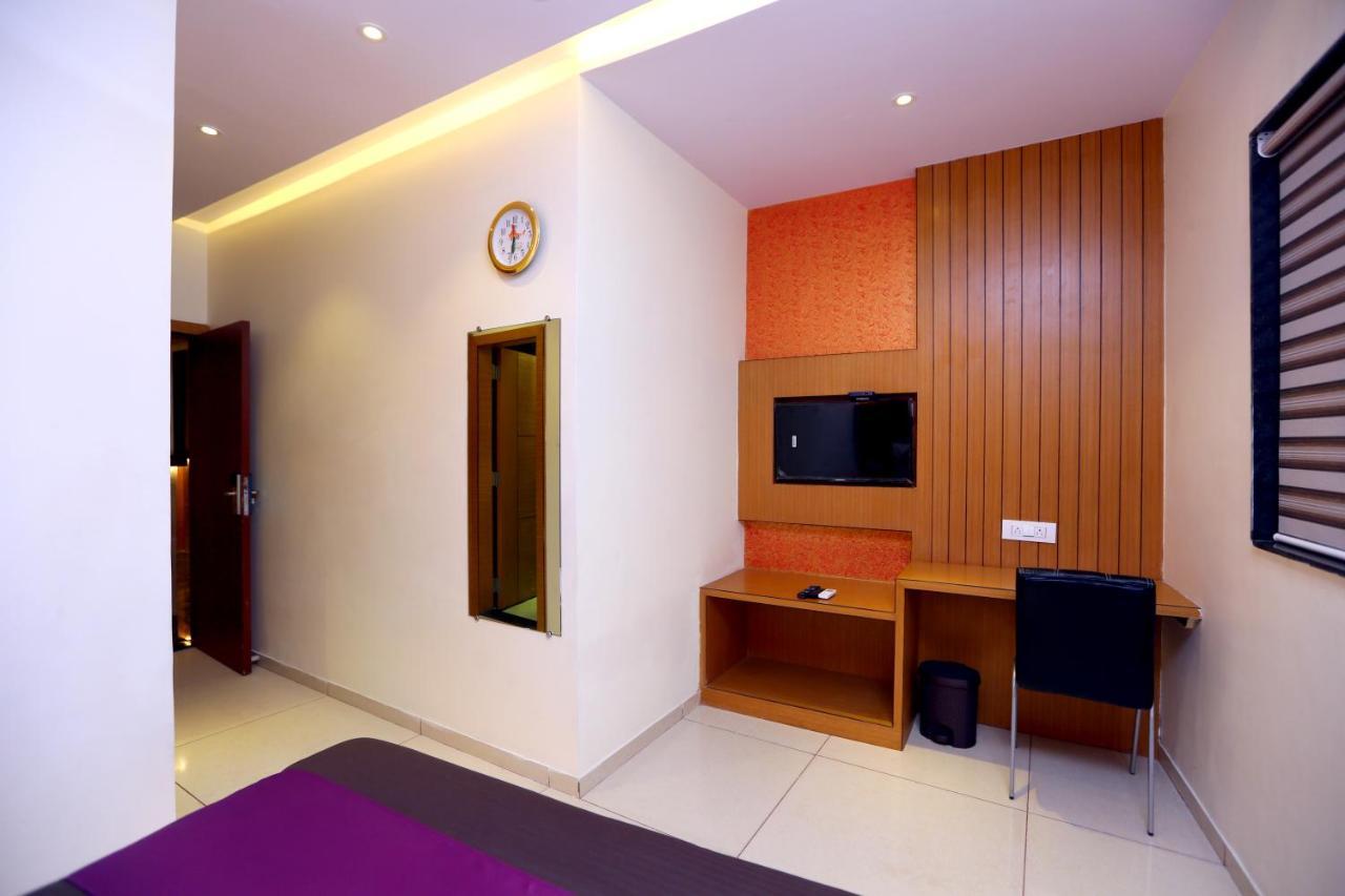 Hotel Hindustan Residency Thane Eksteriør bilde