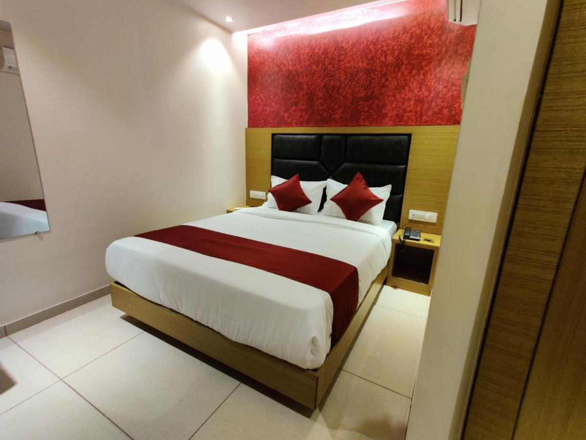Hotel Hindustan Residency Thane Eksteriør bilde